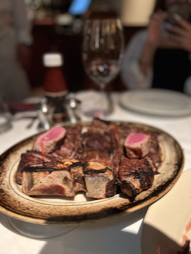 六本木で”漢を上げる”夜──ウルフギャング。迷ったら、塊肉で彼女の胃袋を掴め